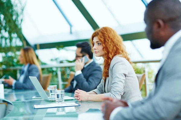 Quelle croisière permet de participer à des conférences sur la faune et la flore du Groenland?